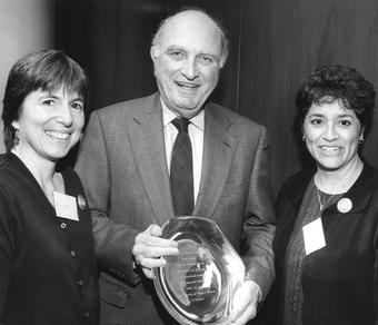 Dorsen accepts an award from the Society of American Law Teachers from Co-presidents Carol Chomsky (left) and Margaret Montoya in 2000. Photo: Courtesy Norman Dorsen '50